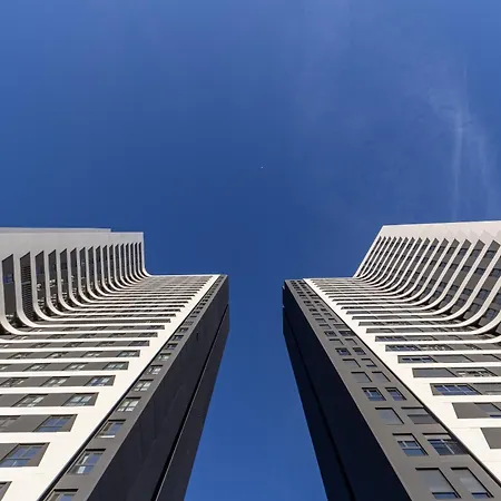Skyline 7 Pool & Pk Free *